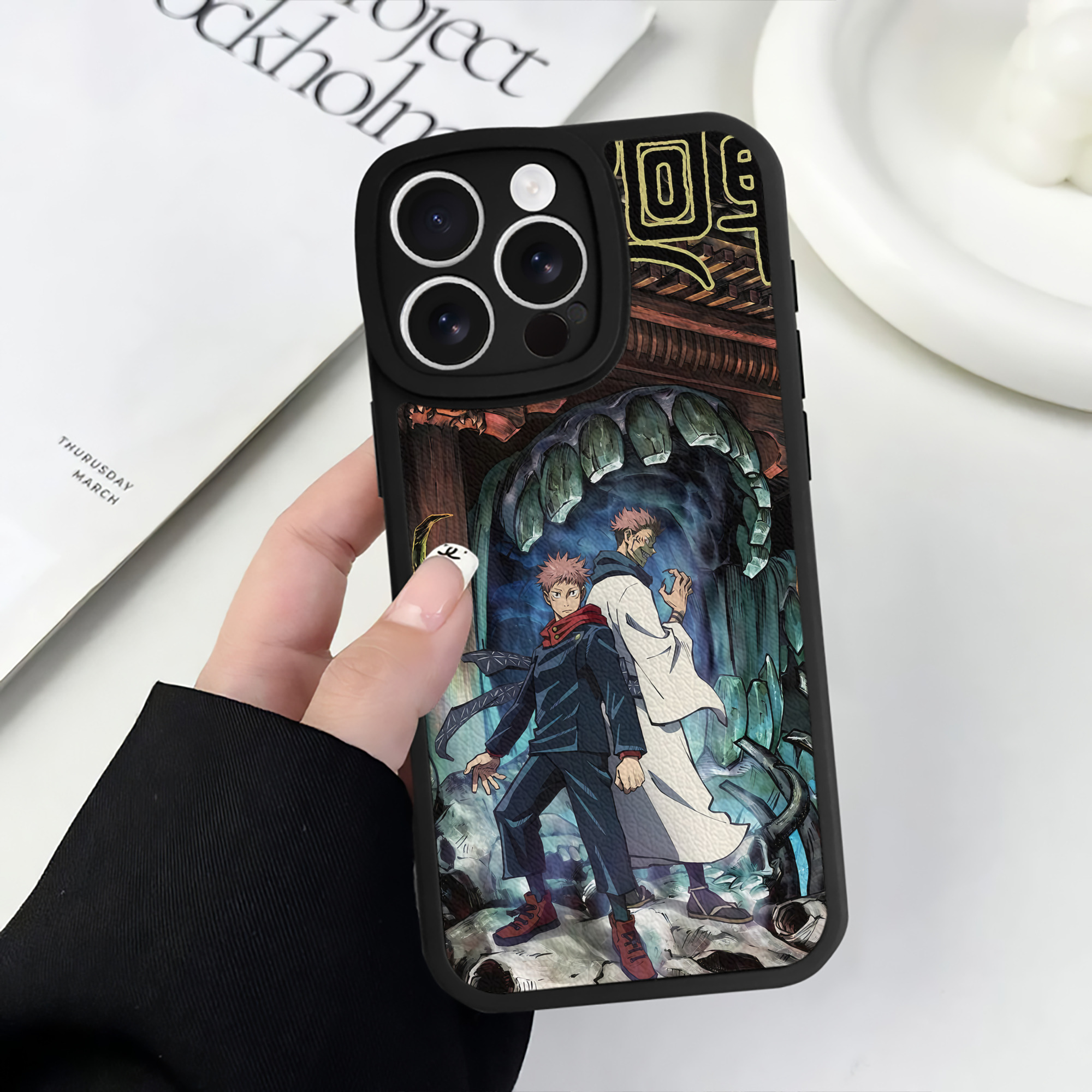 （画像用） 呪術廻戦 Jujutsu Kaisen 【iPhone 16シリーズ対応】シリコンスマホケース（レザー調） 材質：シリコン